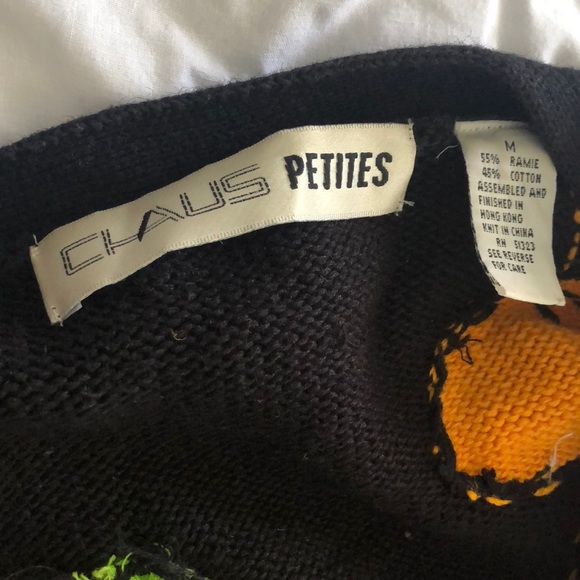 Vintage Floral Knit Sweater with Beadwork - Picture 3 of 3